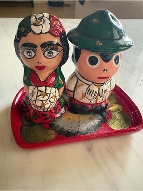 Hand-Painted Mexican Folk Art Wood Glaze Salt & Pepper Shakers Couple